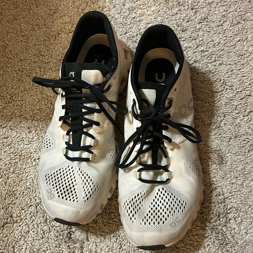 COPY - Women’s OnCloud Size 10